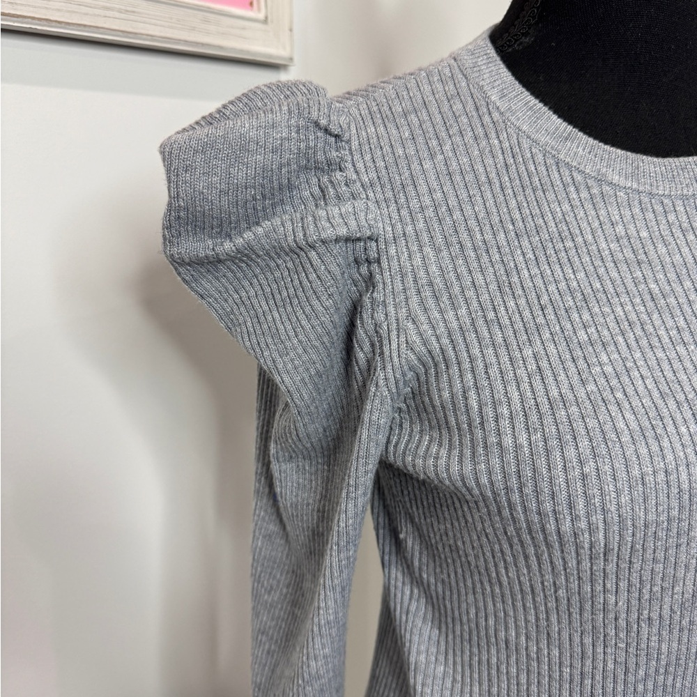 Cliche Gray Ribbed Ruffle Shoulder Wool Blend Sweater (S) - Picture 3 of 7